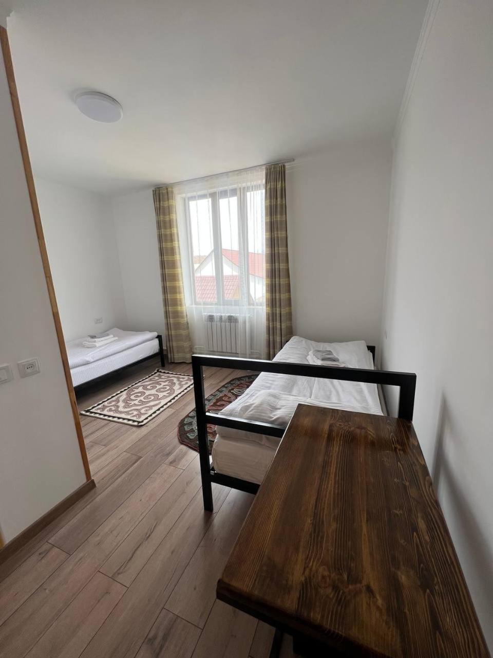 Kezgin Guest House Naryn ภายนอก รูปภาพ