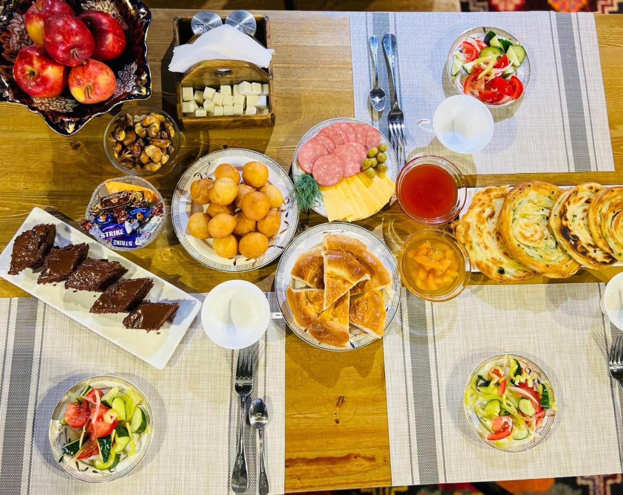 Kezgin Guest House Naryn ภายนอก รูปภาพ
