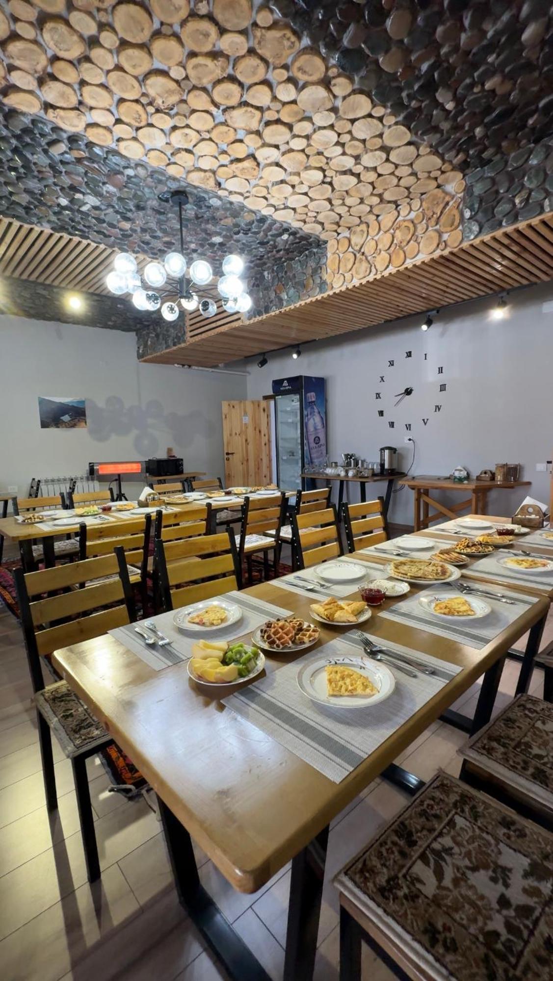 Kezgin Guest House Naryn ภายนอก รูปภาพ