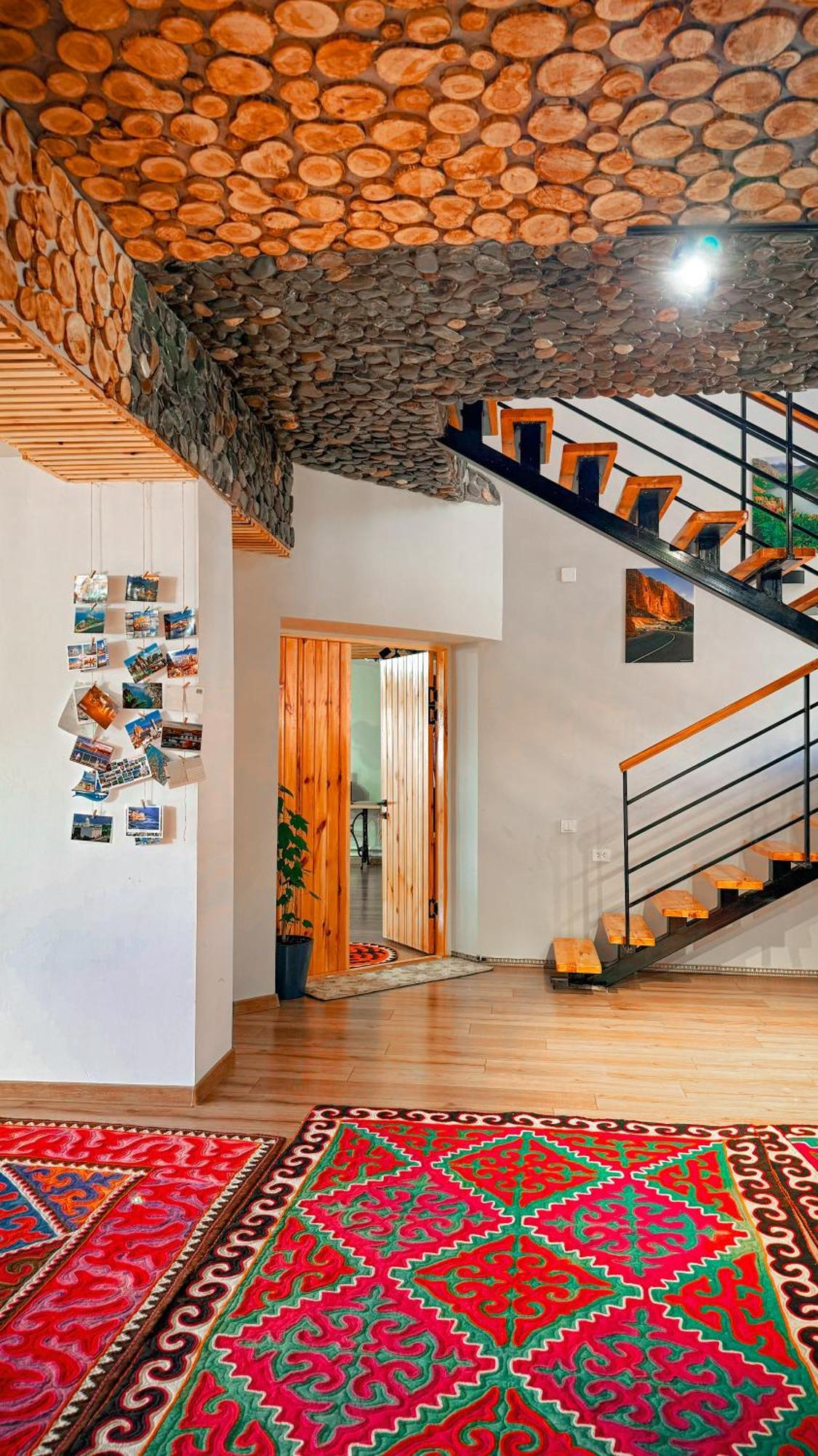Kezgin Guest House Naryn ภายนอก รูปภาพ