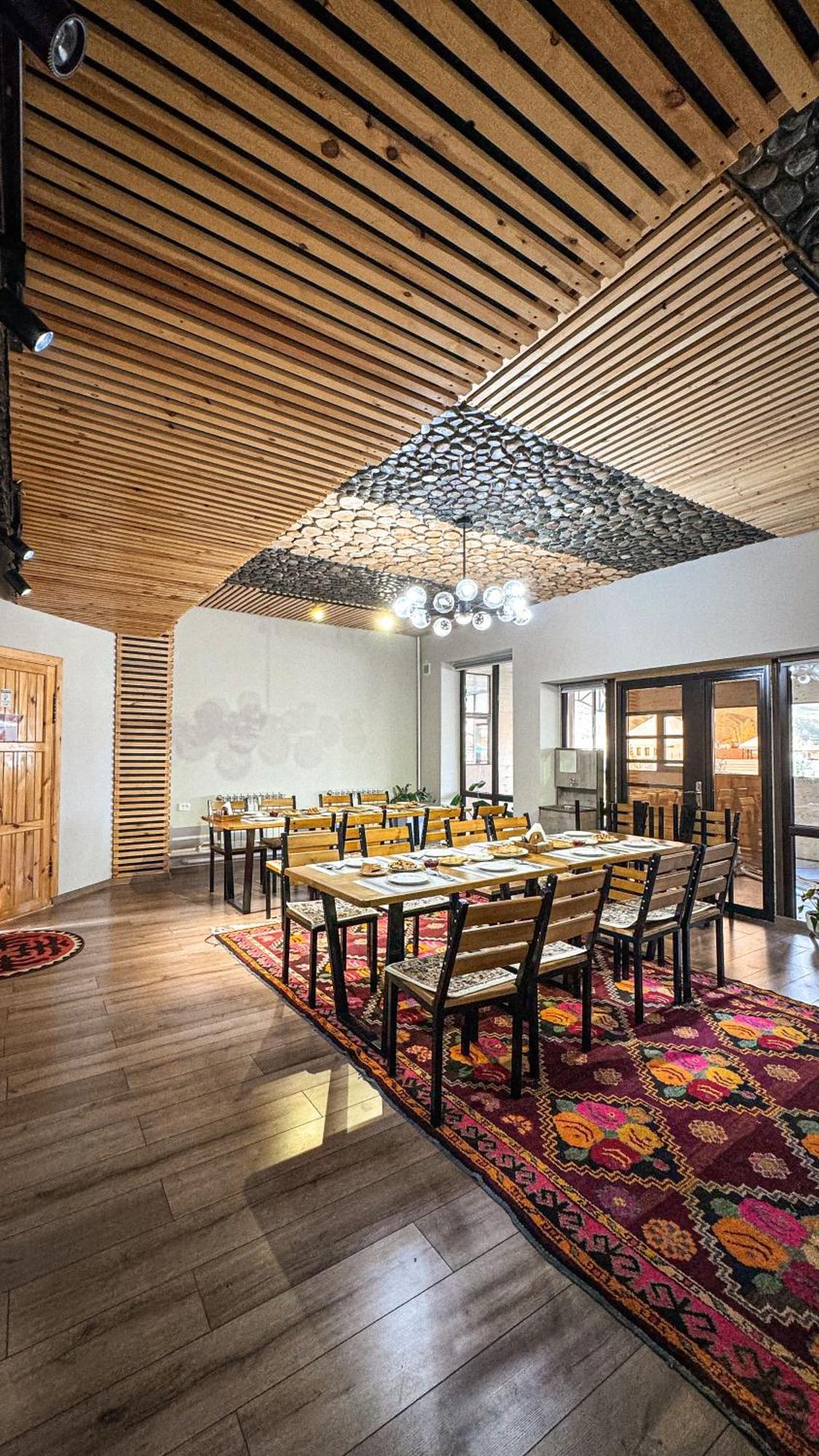 Kezgin Guest House Naryn ภายนอก รูปภาพ